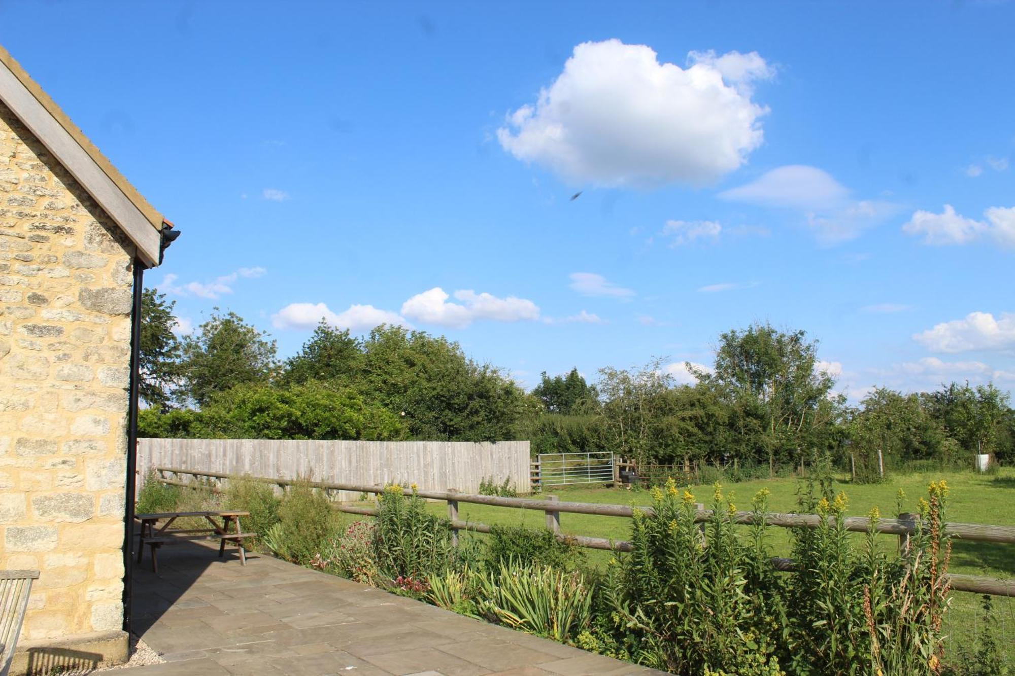 Parkfields Barns Self Catering Accommodation Бакингем Экстерьер фото