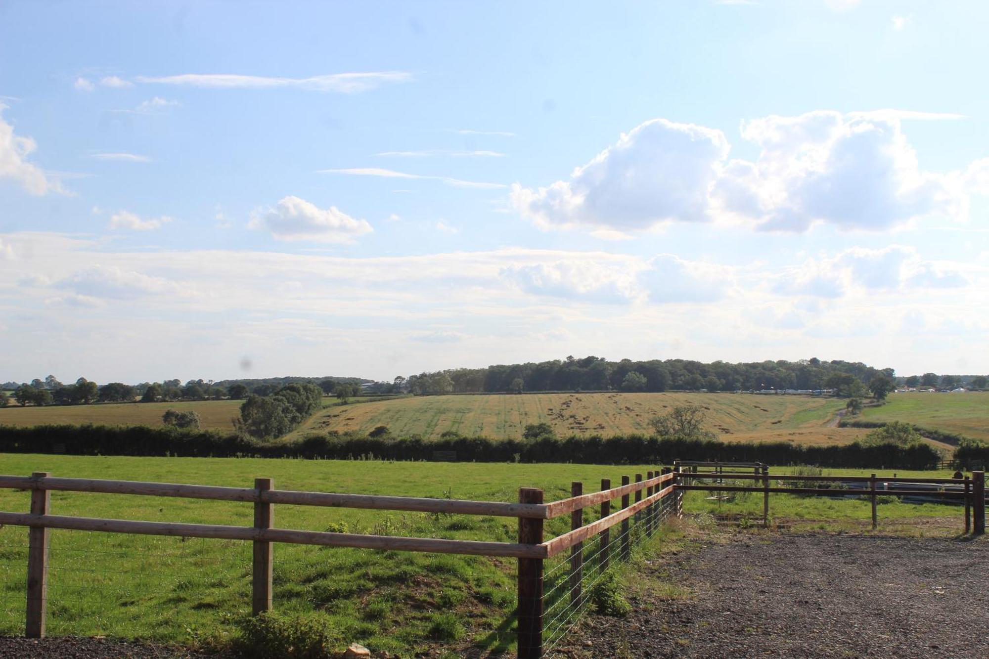 Parkfields Barns Self Catering Accommodation Бакингем Экстерьер фото